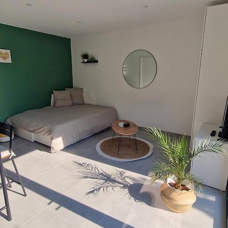 Le Patio : Studio Avec Exterieur Saint-Barthelemy-d'Anjou المظهر الخارجي الصورة