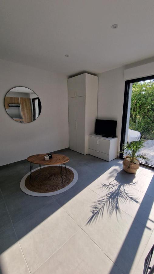 Le Patio : Studio Avec Exterieur Saint-Barthelemy-d'Anjou المظهر الخارجي الصورة